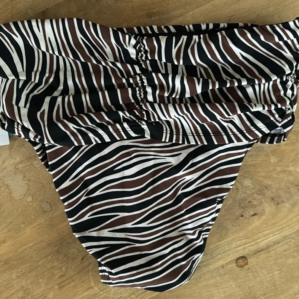 NWT Bleu by Rod Beattie Women's Animal Instinct Swim Bottom Size 8